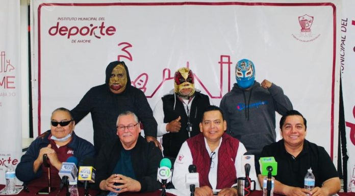 Presenta Gobierno de Ahome función de lucha libre triple A