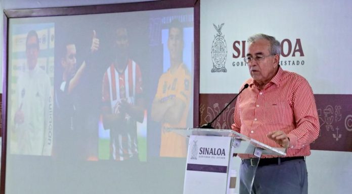 Felicita Rubén Rocha Moya a deportistas sinaloenses triunfadores