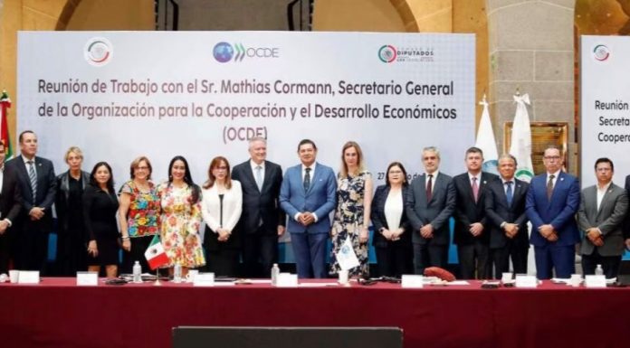 Congregan a senadores con secretario de la OCDE; Chapman Moreno destaca
