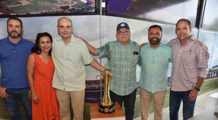 Llega trofeo de campeones al Salón de los Inmortales del Club Cañeros de Los Mochis