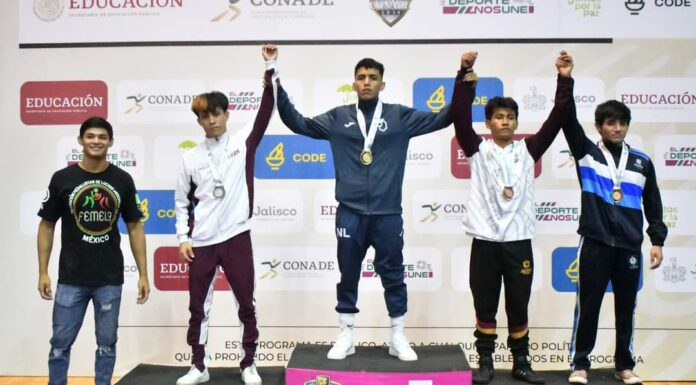 Conquista Ahomense presea de plata en luchas asociadas de los CONADE 2024