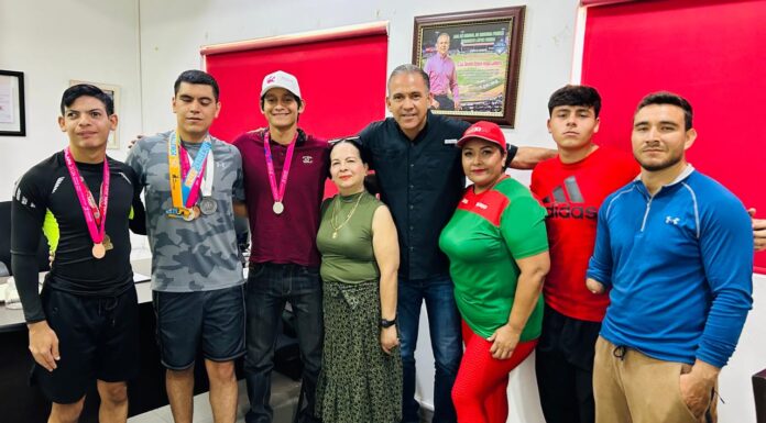 Se reúnen deportistas de Ahome con titular del IMDA