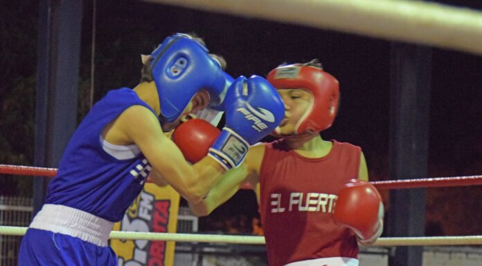 Noche de Puños reúne a los mejores boxeadores de la región en El Fuerte