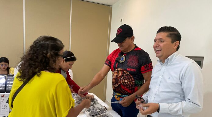 Presidente del PRI en Ahome, celebra el ‘Día Mundial de la Salud Visual’
