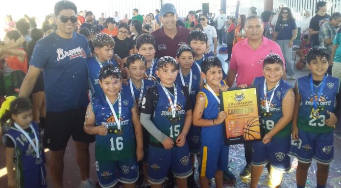 FIESTA GRANDE EN EL HOMENAJE A GERARDO VARGAS LANDEROSLucida premiación de la Copa Ravens de basquetbol