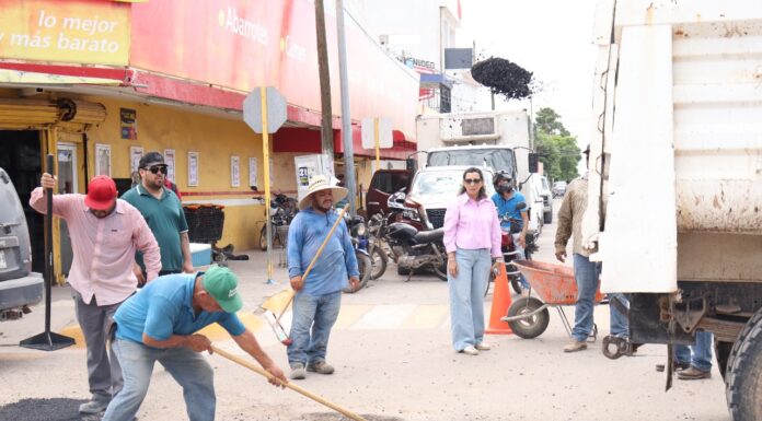 Inicia Obras Públicas brigada de bacheo en Juan José Ríos