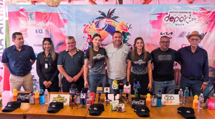 Homenaje a Diana Valdez en el Torneo de Volibol Playero Tormenta en la Arena