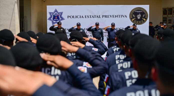 La SSP Sinaloa entrega constancias y reconocimientos a 46 policías estatales que culminan su curso del GOES