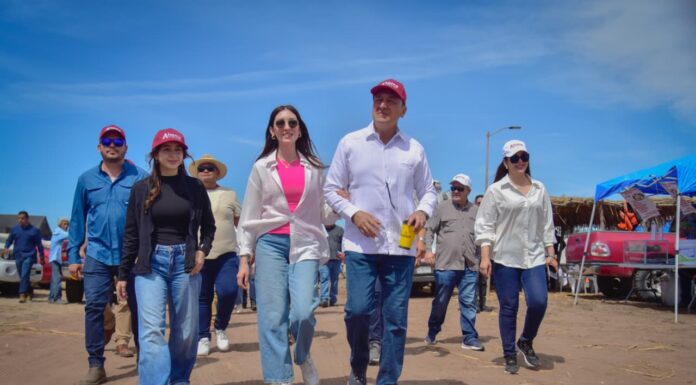 Vacacionistas viven Jueves Santo en armonía en Ahome; el Alcalde Antonio Menéndez visitó algunos sitios.