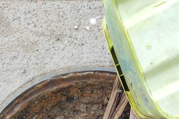 JAPAMA detecta cerca de 100 puntos sin tapas de alcantarilla; el riesgo es latente y peligroso, advierte el Gerente
