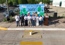 Ayuntamiento de Juan José Ríos conmemora el Día Mundial de Peatón con caminata de concientización y pinta de paso peatonal