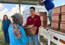 Acerca DIF Juan José Ríos apoyos alimentarios a comunidades del municipio