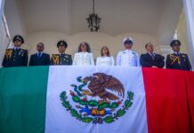 Gobernadora Graciela Domínguez presencia desfile conmemorativo al 216 aniversario del inicio de la Independencia de México