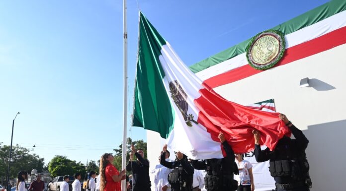 Juan José Ríos conmemora el 216 Aniversario de la Independencia de México con solemne acto cívico