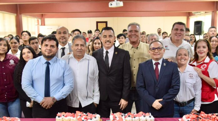 Alcalde Gildardo Leyva acompaña a la UAdeO de El Fuerte en Informe Anual y 35 aniversario de la institución