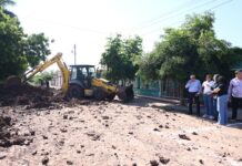 Gobierno de Juan José Ríos supervisa avances de obras de drenaje y puente peatonal