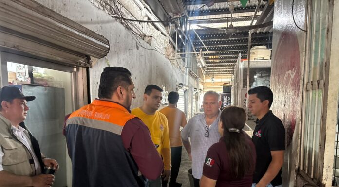 Gobierno de El Fuerte gestiona apoyo para el mercado de San Blas tras incendio