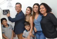 Emotivo Homenaje en el Escenario: Se Jubilael Reconocido Maestro de Teatro Gilberto Castro Aguilar