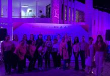 Iluminan Palacio Municipal de Ahome para promover la prevención del cáncer de mama y cervicouterino
