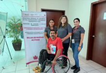 DIF Sinaloa brinda silla de ruedas activa a beneficiario de Juan José Ríos