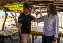 Estos apoyos representan fortaleza para nosotros: Don Emilio Ahumada, primer beneficiado por afectaciones de mar de fondo