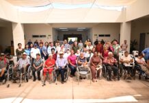 Alcaldesa Evangelina Llanes Carreón encabeza entrega de apoyos funcionales en Juan José Ríos